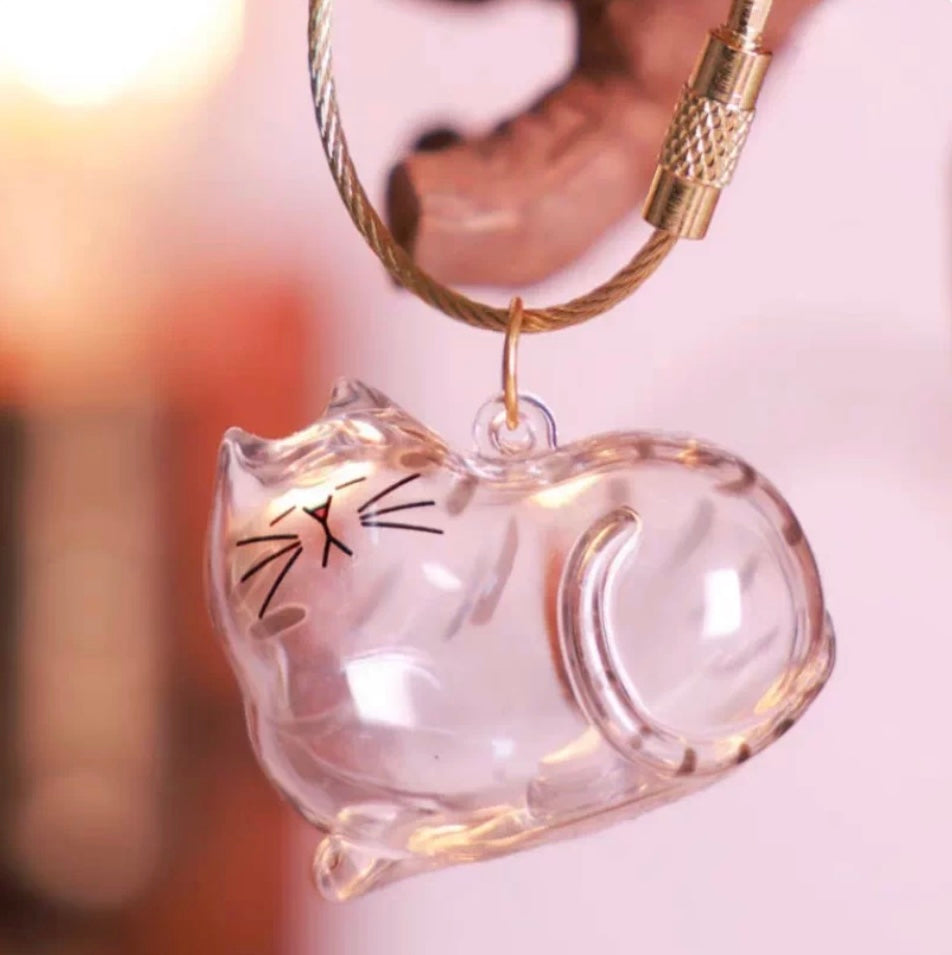 Pawsonalized Cat Charm – A Keepsake for Your Furry Companion